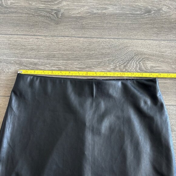 Aritzia Ten by Babaton Glow Vegan Leather Skirt - Picture 5 of 9